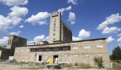 Gospić, 2.9.2026.- Nelegalno odlagali&scaron;te otpada na lokaciji biv&scaron;eg industrijskog kompleksa PPK Velebit u Gospiću.foto HINA/ Admir BULJUBA&Scaron;IĆ/ abu
