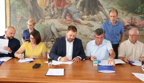 Potpora obiteljima: Svakome učeniku gradskih 100 eura