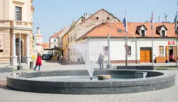 OSIJEK- 09.04.2021., Tvrđa, Rondel velikana, fontana proradila, pu&scaron;tena voda u fontani nakon godinu dana kako je grad odlučio na &scaron;tednju, slobodnjak.Foto: Andrea Ilakovac