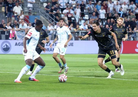 Rijeka, 5.9.2026.- U 6. kolu SuperSport Hrvatske nogometne lige na Rujevici igraju HNK Rijeka i NK Osijek. foto HINA/ Miljenko KLEPAC/ mk