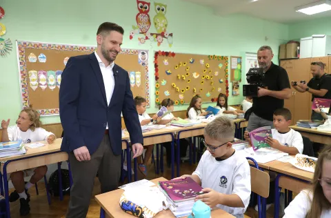Vi&scaron;njevac, 07. 09. 2026., O&Scaron; Vi&scaron;njevac, &scaron;kolska godina 2026/27, prvi dan &scaron;kole, osnovna &scaron;kola, učenici, učenice