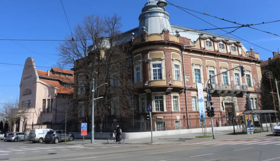 OSIJEK, 17. 03. 2020, GRADSKA I SVEUČILI&Scaron;NA KNJIŽNICA, GISKO OSIJEK, NOVO RADON VRIJEME, NEKE OD PODRUŽNICA PO GRADU SU I ZATVORENE DO DALJNJEGA. KORONA VIRUS.snimio GOJKO MITIĆ