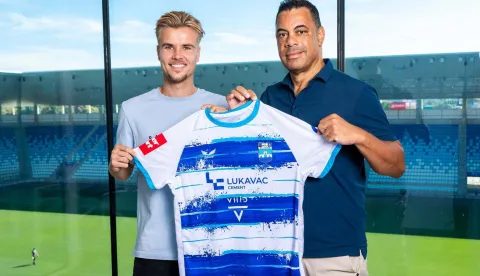 NK Osijek. Opus Arena. Jay Kruiver i sportski direktor Kenneth Zandvliet
