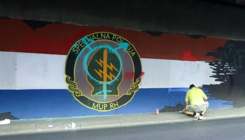 09.09.2026., Zagreb - Nakon sto su u podvoznjaku Slavonske avenije ispod srusene zgrade Vjesnika presarani murali braniteljskih postrojbi, vec je zapocela njihova sanacija. Murali su nastali pocetkom godine, nakon sto je podvoznjak bio zatvoren zbog pozara zgrade Vjesnika. Photo: Igor Kralj/PIXSELL