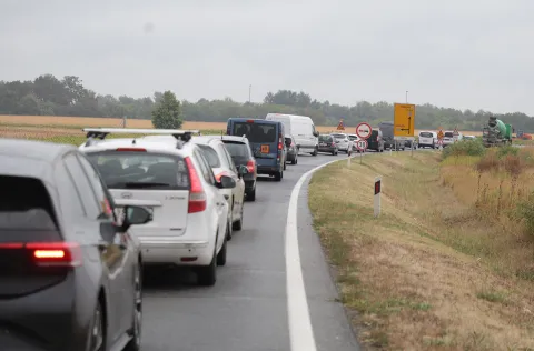 Gužve kod Nemetina sve veće, građani pitaju Hrvatske ceste: Za&scaron;to nije aktivirana alternativa?