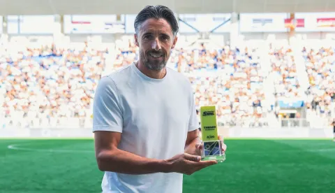 Federico Bessone, trener NK Osijek s nagradom za trenera mjeseca kolovoza s SHNL