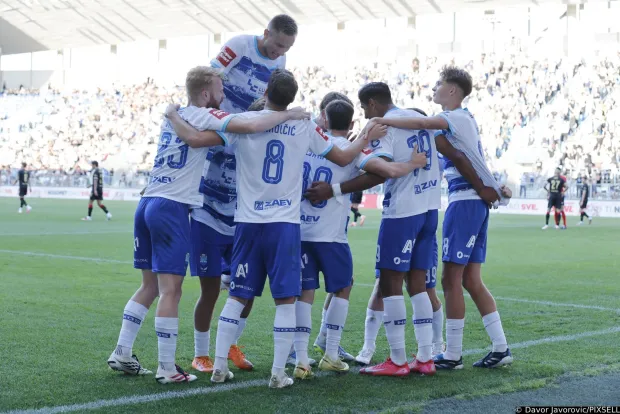 12.09.2026., stadion Opus Arena, Osijek - SuperSport HNL 2026./2027., 07. kolo, NK Osijek - GNK Dinamo. Nogometasi Osijeka slave pogodak Armanda Leona za vodstvo 2:0. Photo: Davor Javorovic/PIXSELL
