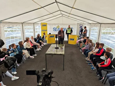 Sigurno u &scaron;kolu - HAK