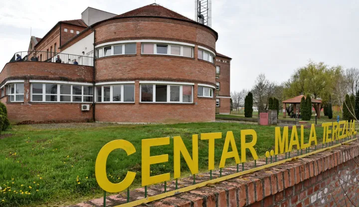 slavonija...vinkovci...02.04.2021.centar za rehabilitaciju "mala terezija"; na inicijativu ucenika volontera zdravsvene i veterinarske skole dr. andrija stampar prikupljeni poklon paketici za korisnike czr mala terezija, te su im danas dostavljeni; foto Gordan Panić