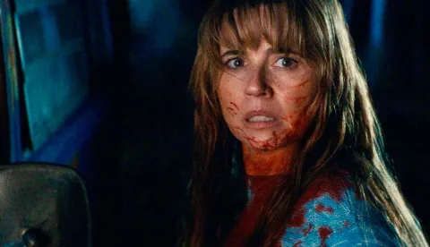 Linda Cardellini u seriji "Crystal Lake" 