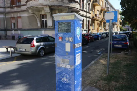 Osijek, 01. 09. 2026, Počelo postavljanje novih prakrinih automata za naplatu parkiranja u Osijeku, &Scaron;etali&scaron;te Petra Preradovića. Ilustracija.snimio GOJKO MITIĆ