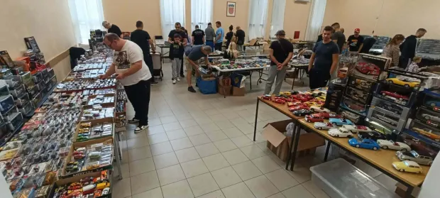 Izložba autića u GČ Tvrđa na Vijencu Ivana Me&scaron;trovića