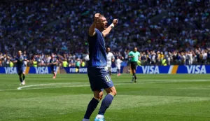SEATTLE, WASHINGTON - JUNE 24: Edin Dzeko #11 of Bosnia and Herzegovina celebrates after an own goal by Sultan Albrake #18 of Qatar for the team?s second goal during the FIFA World Cup 2026 Group B match between Bosnia and Herzegovina and Qatar at Seattle Stadium on June 24, 2026 in Seattle, Washington. Stu Forster/Getty Images/AFP (Photo by Stu Forster/GETTY IMAGES NORTH AMERICA/Getty Images via AFP)