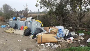 Dalj planina, vikenda&scaron;i bacaju smeće, divlji deponij
