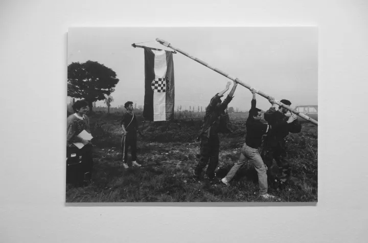 Osijek, 17. 09. 2026., Campus, 35. obljetnica tjeranja JNA iz Osijeka, polaganje vijenaca, paljenje svijeća, izložba fotografija - Josip Talapko - autorSNIMIO BRUNO JOBST