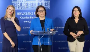 Zagreb, 18.09.2026. -.Klub zastupnika SDP-a održao je u Hrvatskom saboru konferenciju za medije na temu "&Scaron;kola bez ovlasti, djeca bez za&scaron;tite", na kojoj su govorile zastupnice Sabina Glasovac, Marija Lugarić i Tanja Sokolić.Na fotografiji Sabina Glasovac, Marija Lugarić, Tanja Sokolić.foto HINA/ Edvard &Scaron;U&Scaron;AK /es