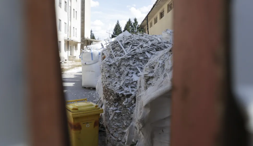 Gospić, 2.9.2026.- Nelegalno odlagali&scaron;te otpada na lokaciji biv&scaron;eg industrijskog kompleksa PPK Velebit u Gospiću.foto HINA/ Admir BULJUBA&Scaron;IĆ/ abu