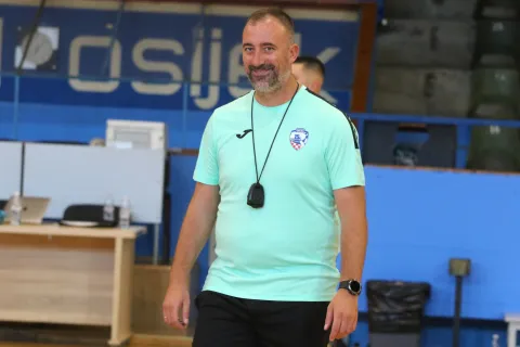 Osijek, 28. 07. 2026, Sportska dvorana zrinjevac, okupljanje, prozivkd i prvi treninzi, MNK Osijek Kandit.Trener Marko Perić.snimio GOJKO MITIĆ