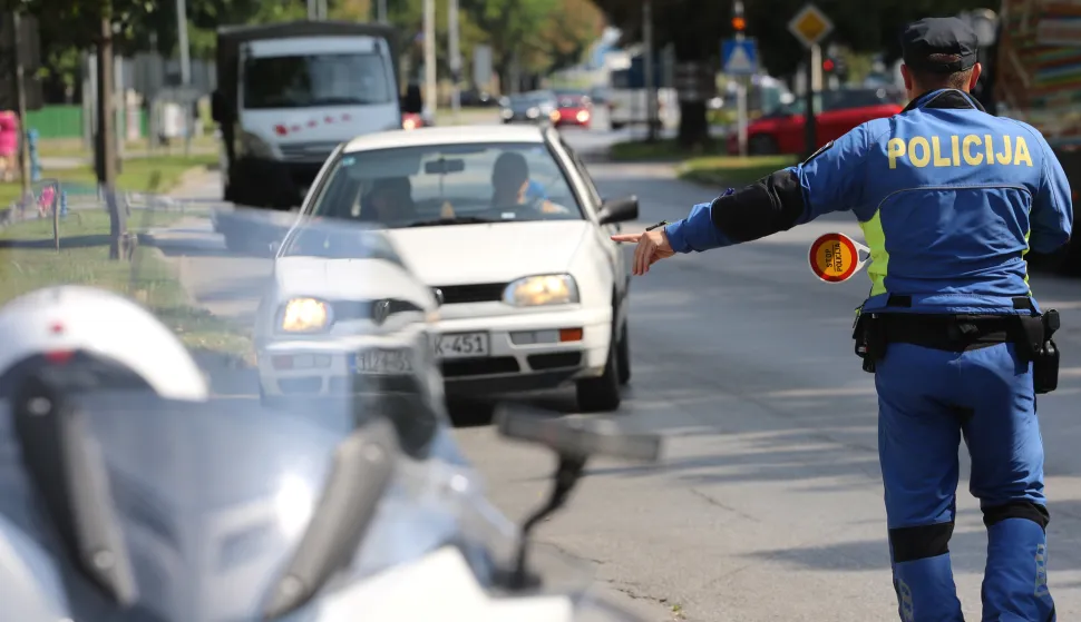 OSIJEK, 02. 08. 2019, TRPIMIROVA ULICA, PROMETNA POLICIJA, REPORTAA S PROMETNOM POLICIJOM, POČETAK PRIMJEN NOVOG ZAKONA O SIGURNOSTI U PROMETU. snimio GOJKO MITIĆ