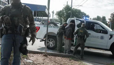 epa12567317 Border Patrol officers make arrests in New Orleans, Louisiana, USA, 03 December 2025. About 250 federal Border Patrol agents are deployed to New Orleans and surrounding areas as part of a large-scale immigration enforcement operation dubbed 'Catahoula Crunch'. EPA/OLGA FEDOROVA