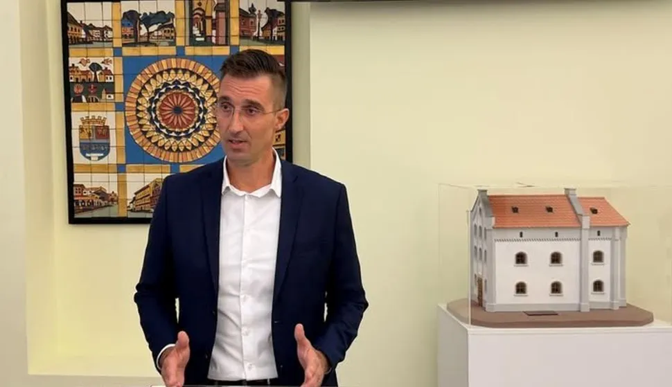 Vinkovački gradonačelnik najavio &ldquo;rezanje&rdquo; broja zaposlenih u upravi Vinkovaca