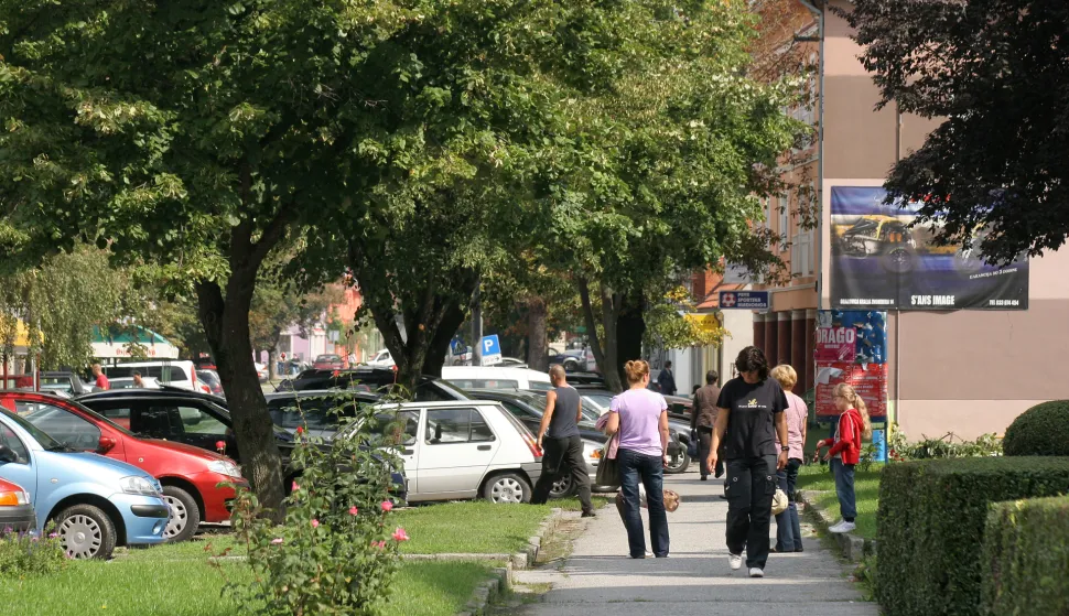 ORAHOVICA, 13. 09. 2010, SLOBODNJAK, ORAHOVICA CENTAR, GLAVNA ULICA&nbsp;...snimio GOJKO MITIĆ