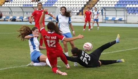 Osijek, 13. 09. 2026., Stadion Gradski vrt, Osijek - Split, Super Sport Prva liga, nogometa&scaron;iceSNIMIO BRUNO JOBST