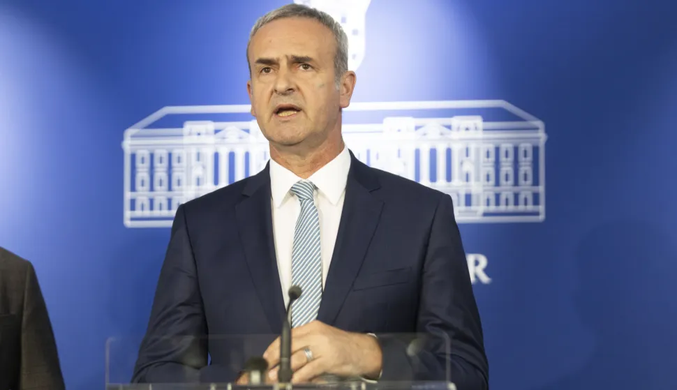 Zagreb, 25.09.2026 - Konferencija za medije kluba zastupnika HDZ-a. Na fotografiji Marin Piletić, Krunoslav Katičić, Maksimilijan &Scaron;imrak.foto HINA/ Daniel KASAP/ dk