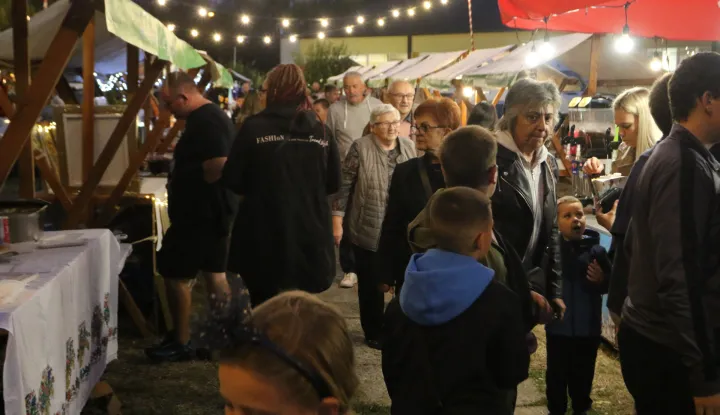 Čepin, 25. 09. 2026, 25. Čepinski suncokreti, igrali&scaron;te O&Scaron; Vladimir Nazor. Otvorenje, fi&scaron;ijada, nastupi KUD-ova, &scaron;tandovi...snimio GOJKO MITIĆ