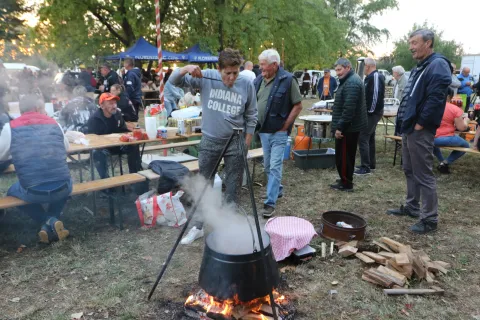 Čepin, 25. 09. 2026, 25. Čepinski suncokreti, igrali&scaron;te O&Scaron; Vladimir Nazor. Otvorenje, fi&scaron;ijada, nastupi KUD-ova, &scaron;tandovi...snimio GOJKO MITIĆ