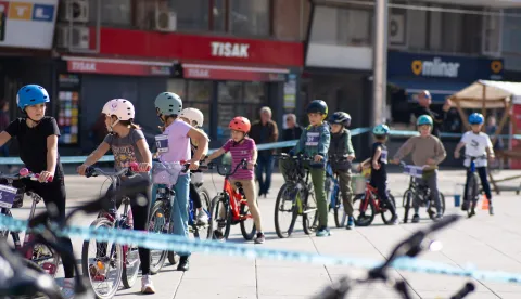 Osijek, 26. 9. 2026., Akcija Sigurna vožnja 2026, Policijski motoklubpolicijski motoklub; sigurna vožnja; djeca; osnovno&scaron;kolci; sigurnost u prometu; promet; edukacija; policija