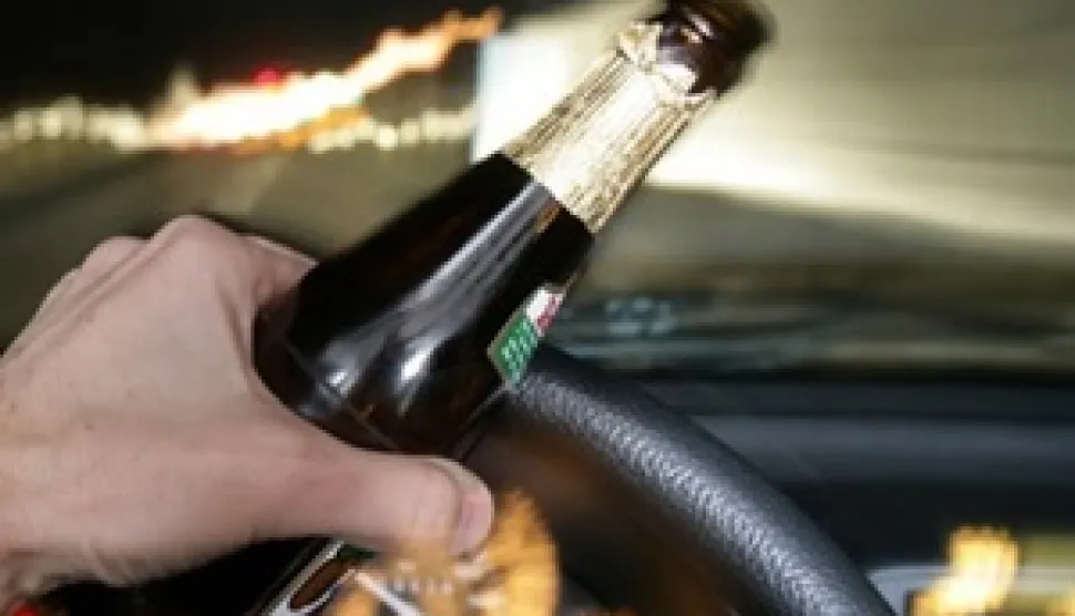 Vožnja pod utjedajem alkohola, alkohol, policija, ilustracija