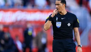 ENSCHEDE, 20-09-2026, De Grolsch Veste, season 2026/2027, Dutch Eredivisie Football, match between FC Twente and PSV, picture shows referee Serdar Gozubuyuk (Photo by Pro Shots/Sipa USA) Photo: Pro Shots Photo Agency/SIPA USA