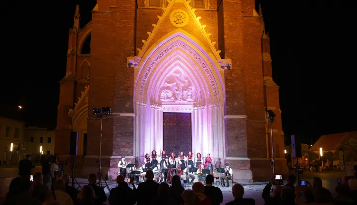 Osijek, 27. 09. 2026., Trg Ivana Pavla II, konkatedrala, restauracija, prezentacija restauratorskih radova, sredi&scaron;nji portal crkveSNIMIO BRUNO JOBST