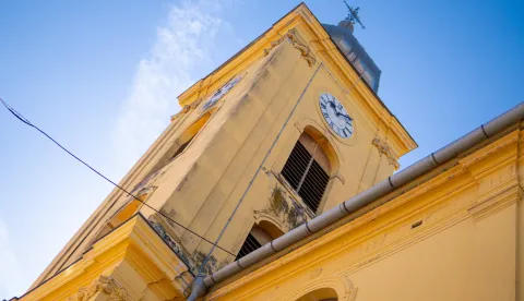 Barokna crkva sv. Mihovila izgrađena je na mjestu gdje je bila džamija