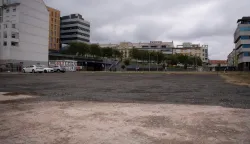 Osijek, 25. 9., 2026., Privatni parking između Županijske ulice i Prolaza Ante Slavičekaprivatni parking; naplata parkinga; parking; cijena parkinga; nulta zona; parkiranje