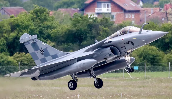 25.04.2024., Velika Gorica - Svecani docek prvih sest od ukupno 12 visenamjenskih borbenih aviona Rafale iz Francuske u vojarni "Pukovnik Marko Zivkovic". Photo: Matija Habljak/PIXSELL