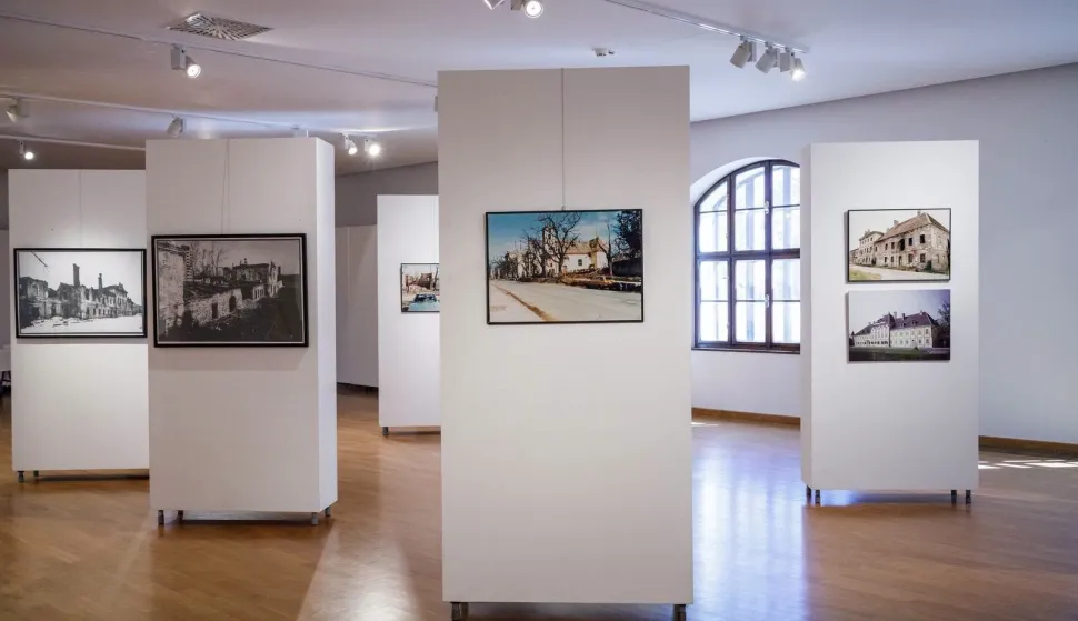 U Gradskom muzeju Vukovar obilježili su Dane europske ba&scaron;tine čija je ovogodi&scaron;nja tema "Ugrožena ba&scaron;tina: revitalizacija, otpornost, nove interpretacije" izložbom fotografija "Vukovarska ba&scaron;tina koju smo sačuvali"