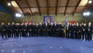 Zagreb, 29.09.2026. - Predsjednik Republike i vrhovni zapovjednik Oružanih snaga RH Zoran Milanović upriličio je svečani prijam u povodu obilježavanja Dana policije i uručio odlikovanja policijskim postajama, policijskoj jedinici i djelatnim pripadnicima MUP-a. foto HINA/ Lana SLIVAR/ ls