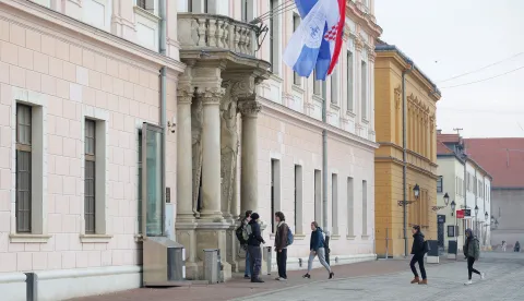 Martina Smolić i Davor Bobić novi su osječki dekani
