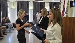 Učenicima srednjih &scaron;kola iz Vinkovaca uručeno 60 stipendija