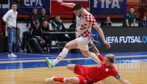 16.04.2024., KC Drazen Petrovic, Zagreb - Druga utakmica dodatnih kvalifikacija za plasman na Svjetsko prvenstvo u futsalu, Hrvatska - Poljska. Antonio Sekulic, Tomasz Kriezel Photo: Luka Stanzl/PIXSELL