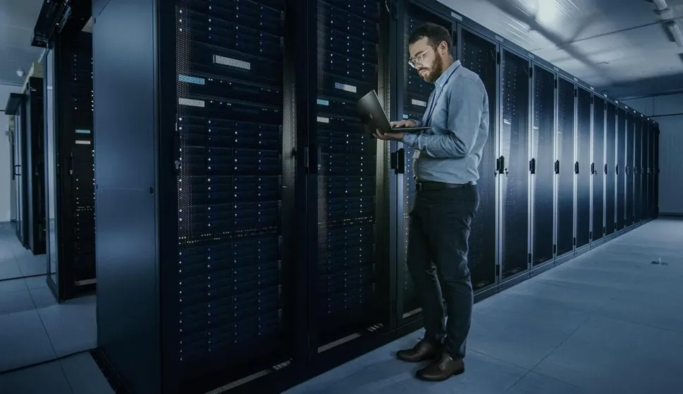 Red Hat AI 3.5: sigurnost i kontrola za poslovni UI