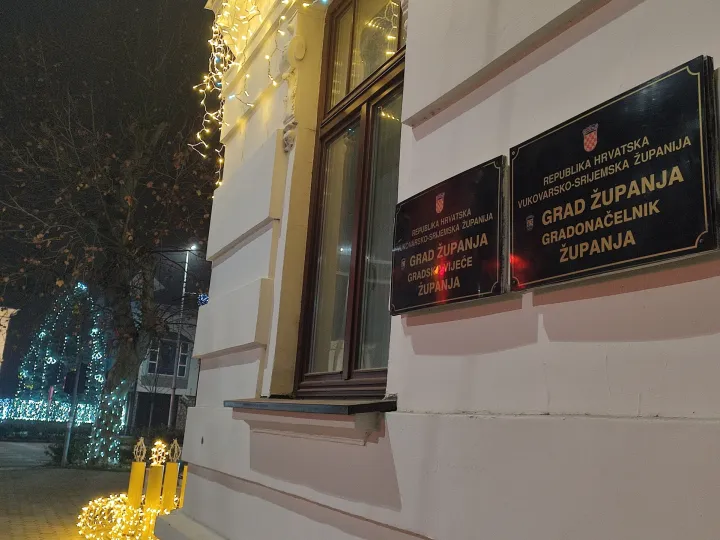Grad Županja u blagdanskom ruhufoto: Marija Le&scaron;ić Omerović