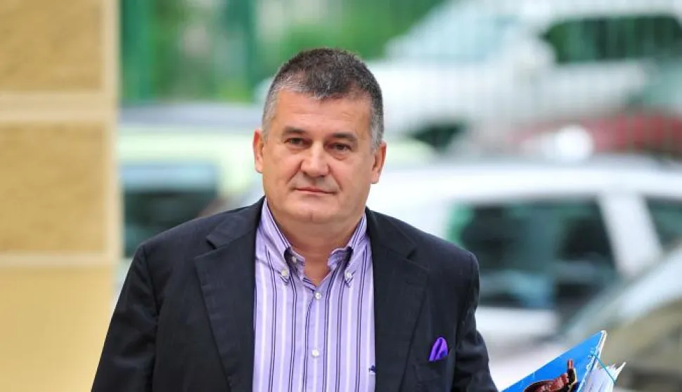 05.06.2009., Zagreb - Sudjenje Nikici Jelavicu za pokusaj ubojstva Vjeke Sliska, Jurja Dodica, Ivice Bertica i ubojstvo slucajnog prolaznika Zorana Dominija na Cvijetnom trgu. Svjedocili su Juraj Dodic, Vladimir Rajic i Vinko Zuljevic. Miroslav Kutle dolazi na sudjenje. Photo: Antonio Bronic/Vecernji list