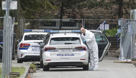 Zagreb, 11.09.2026. - Policija osigurava prostor ispred srednje elektrotehničke &scaron;kole u zagrebačkom naselju Voltino, gdje je u petak do&scaron;lo do incidenta u kojem su, prema policijskim navodima, ozlijeđeni učenik i spremačica. foto HINA/ Admir BULJUBA&Scaron;IĆ/ abu