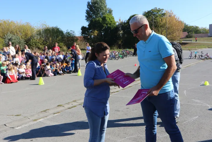 Osijek, 02. 10. 2026, Tvrđavica, parking kod Zoo vrta, mala FEBIRE biciklijada za vrtičarce, uz pomoč PU Osječko -baranjske, Kotrlanera i volontera...snmio GOJKO MITIĆ