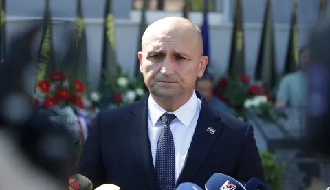 Dalj, 01. 08. 2026., obilježavanje 35. obljetnice pogiblje policajaca i civila u Dalju, Dalj, svečanost, polaganje vijenaca, svijeće, Ivan Anu&scaron;ićSNIMIO BRUNO JOBST