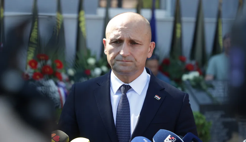 Dalj, 01. 08. 2026., obilježavanje 35. obljetnice pogiblje policajaca i civila u Dalju, Dalj, svečanost, polaganje vijenaca, svijeće, Ivan Anu&scaron;ićSNIMIO BRUNO JOBST