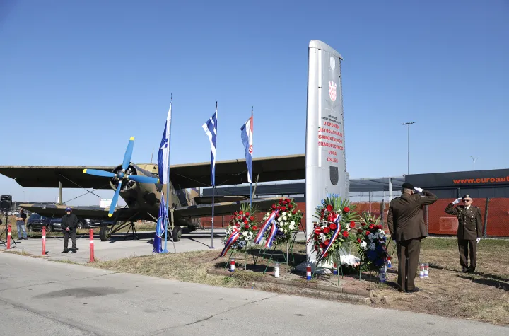 Osijek, 03. 10. 2026., Zračna luka Čepin, Zrakoplovni vod, obilježavanje, obljetnica, polaganje vijenacaSNIMIO BRUNO JOBST